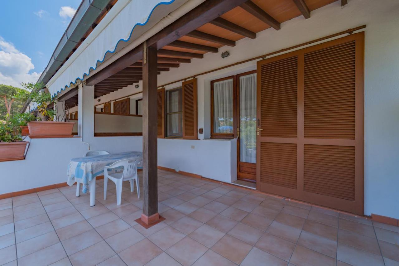 Residence Baia Delle Grazie Casa Morcone Bagian luar foto