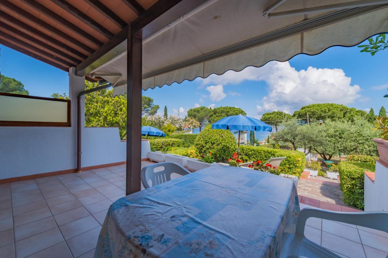 Residence Baia Delle Grazie Casa Morcone Bagian luar foto
